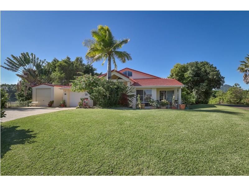 16 Fantail Crescent, Cooroy QLD 4563