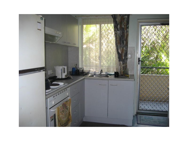 2/29 Burgess St, Kings Beach QLD 4551