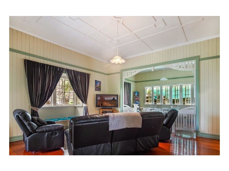 2 Myrtle Street, Maleny QLD 4552
