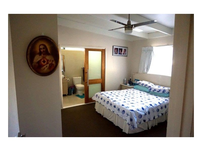 3 Nagari Place, Warana QLD 4575