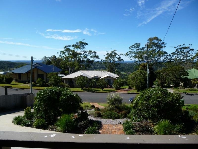 19 Crystal Street, Mapleton QLD 4560