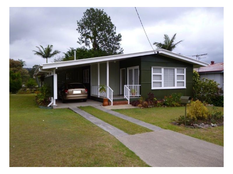 11 Alexandra Avenue, Nambour QLD 4560