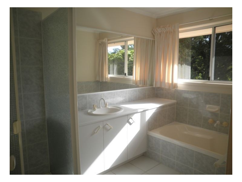 36 FLaxton Dve, Mapleton QLD 4560