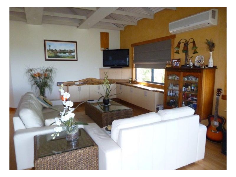 10 Post Office Road, Mapleton QLD 4560