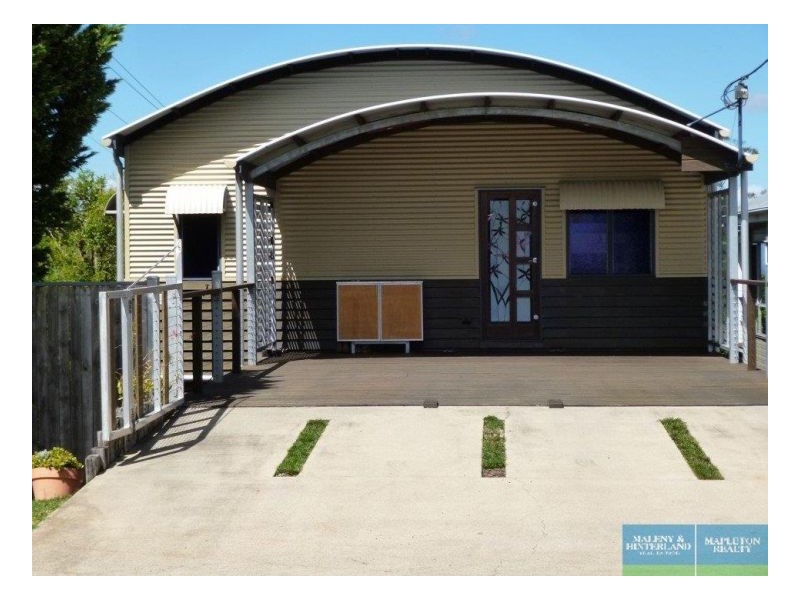 10 Post Office Road, Mapleton QLD 4560