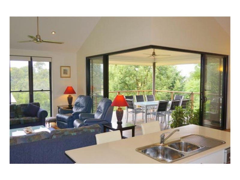 41 Centenary Drive, Maleny QLD 4552