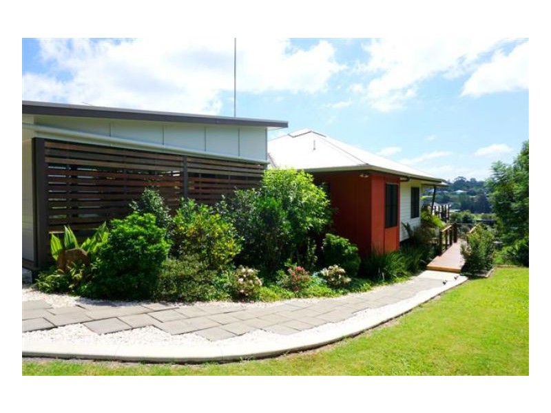 41 Centenary Drive, Maleny QLD 4552