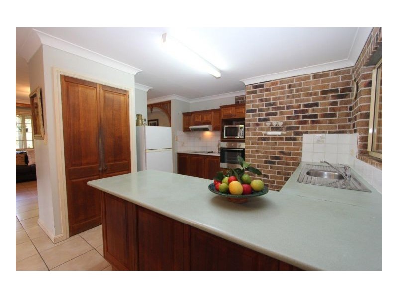 6 Ash Street, Maleny QLD 4552