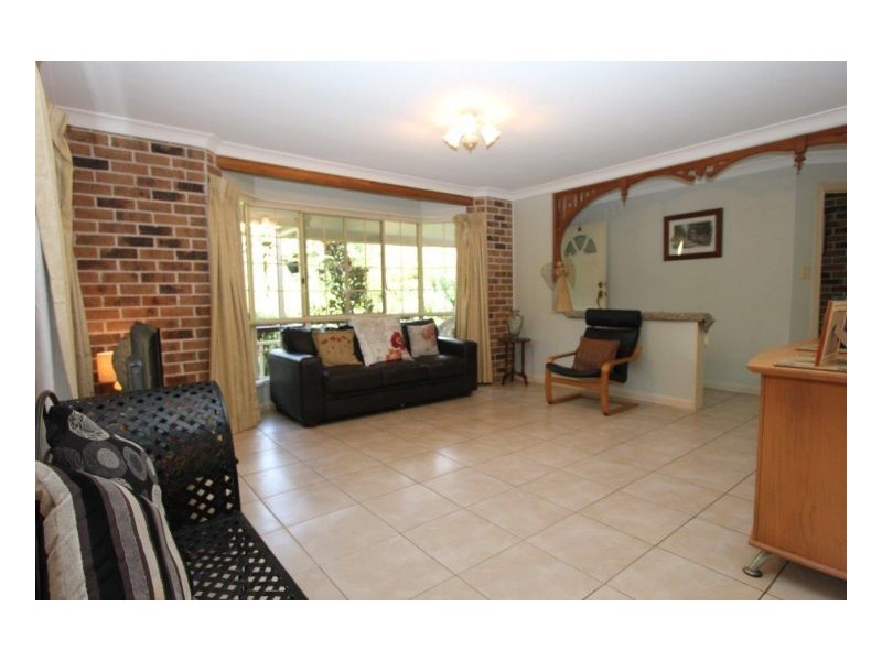 6 Ash Street, Maleny QLD 4552