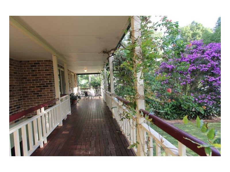 6 Ash Street, Maleny QLD 4552