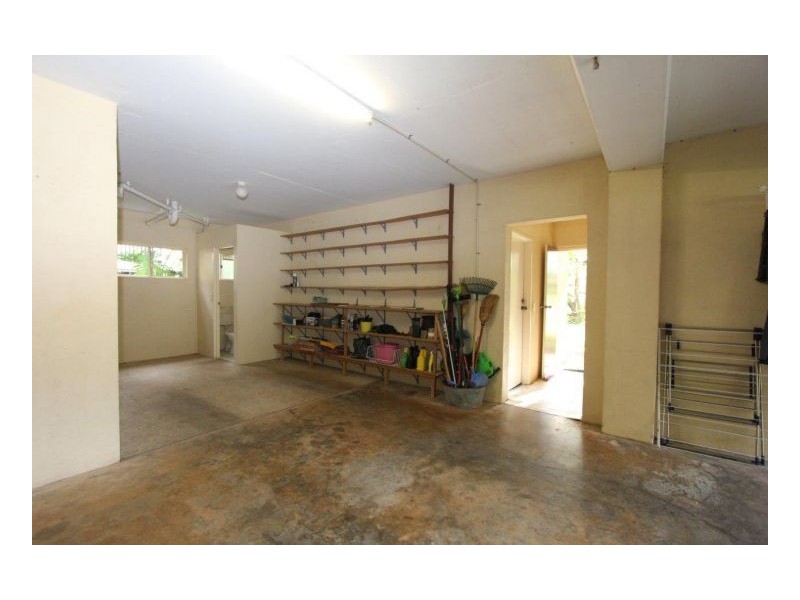 6 Ash Street, Maleny QLD 4552