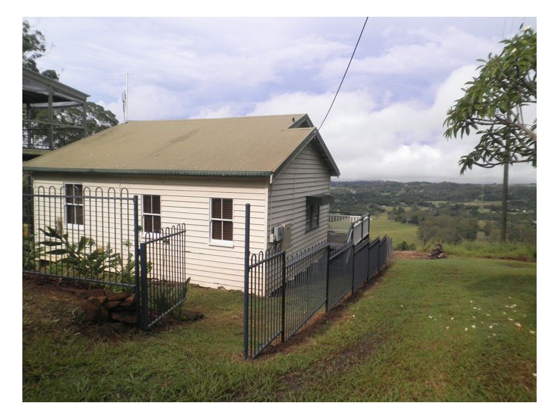 4 Lantana Lane, Mapleton QLD 4560