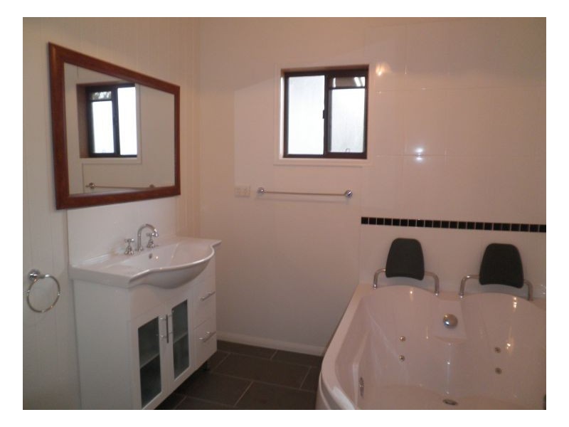 4 Lantana Lane, Mapleton QLD 4560