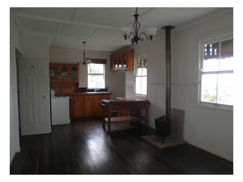 4 Lantana Lane, Mapleton QLD 4560