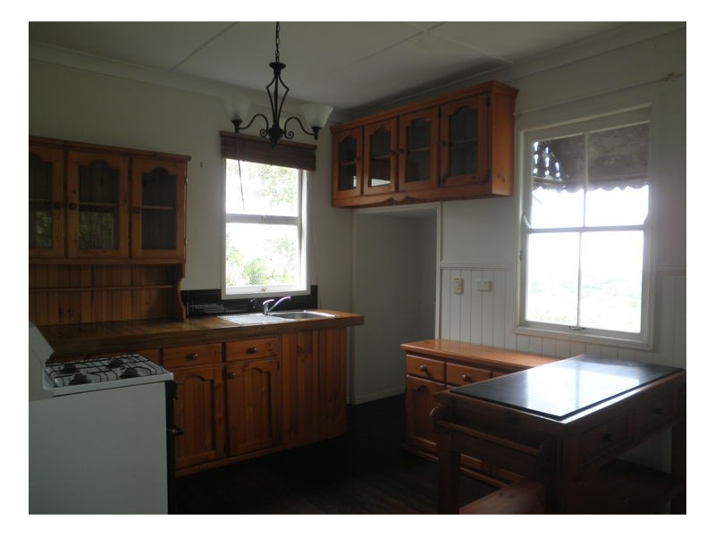 4 Lantana Lane, Mapleton QLD 4560