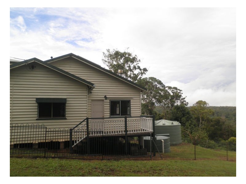 4 Lantana Lane, Mapleton QLD 4560