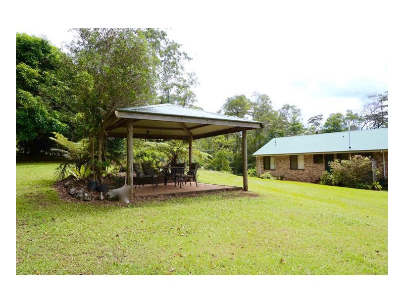 61 College Road, Mapleton QLD 4560