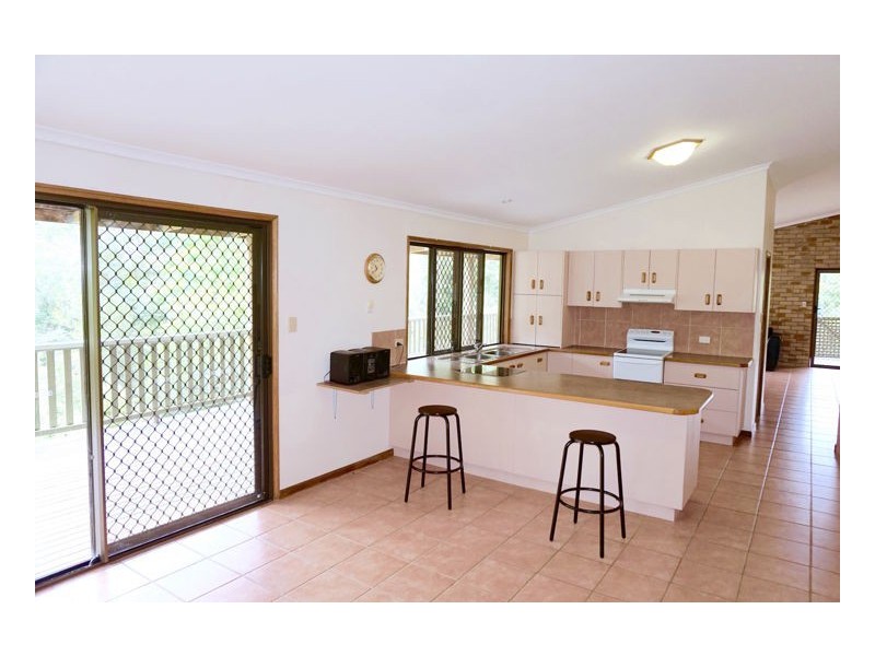 61 College Road, Mapleton QLD 4560