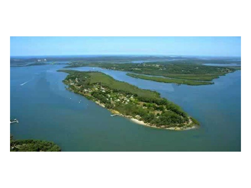 6 Junee Parade, Karragarra Island QLD 4184