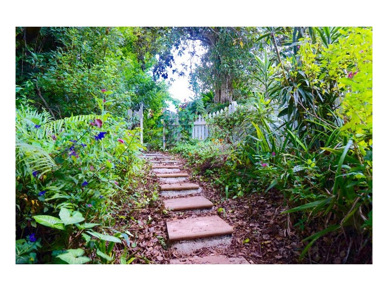 24 Lantana Lane, Mapleton QLD 4560