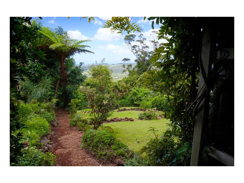 24 Lantana Lane, Mapleton QLD 4560