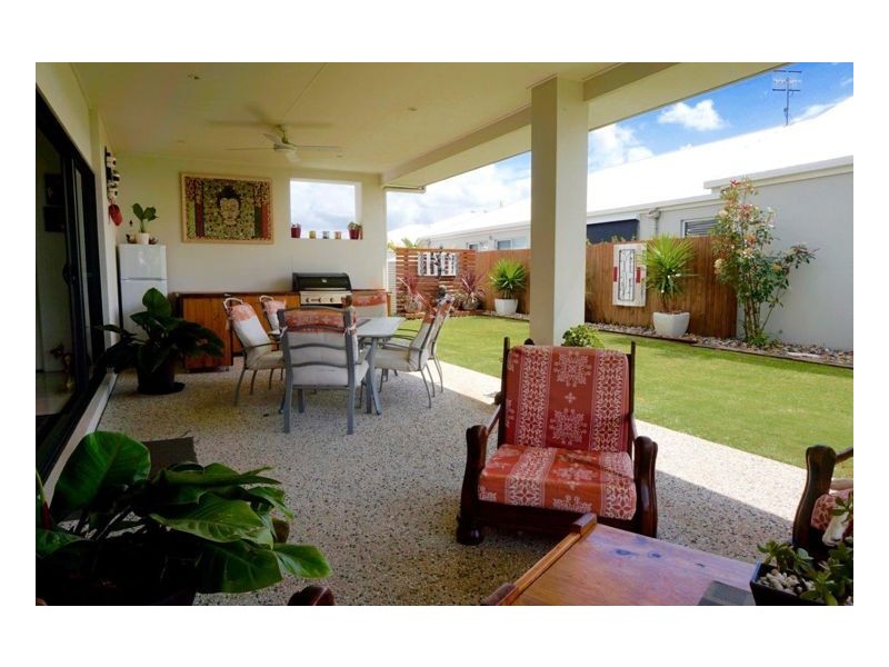 15 Oakbridge Way, Peregian Springs QLD 4573