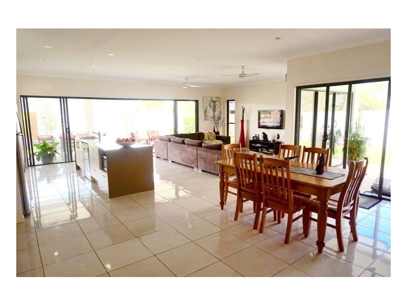 15 Oakbridge Way, Peregian Springs QLD 4573