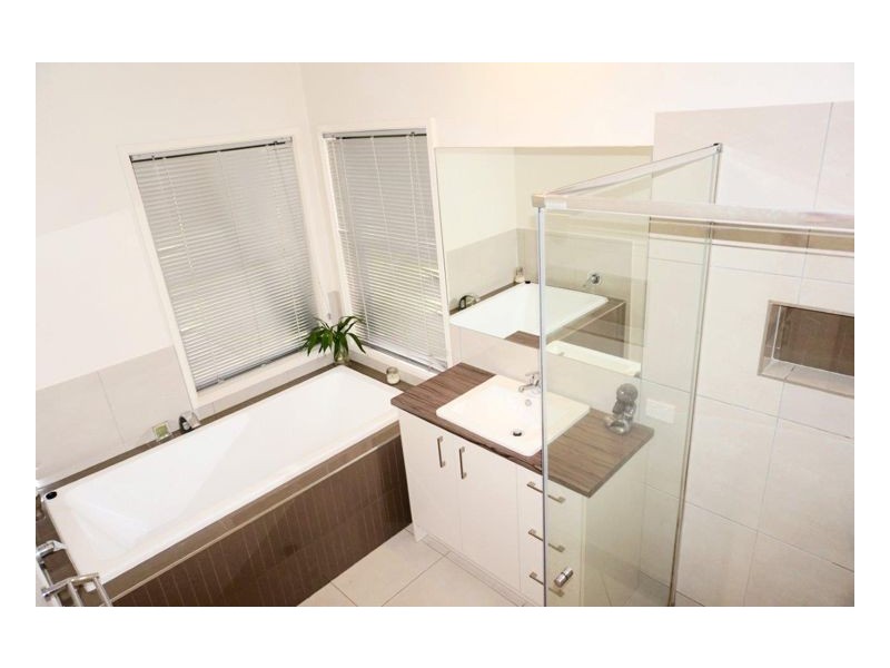 15 Oakbridge Way, Peregian Springs QLD 4573