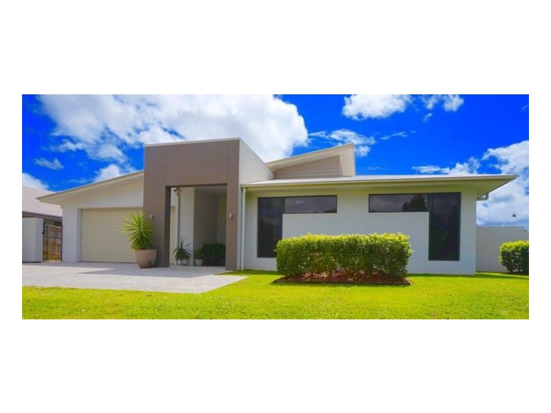 15 Oakbridge Way, Peregian Springs QLD 4573
