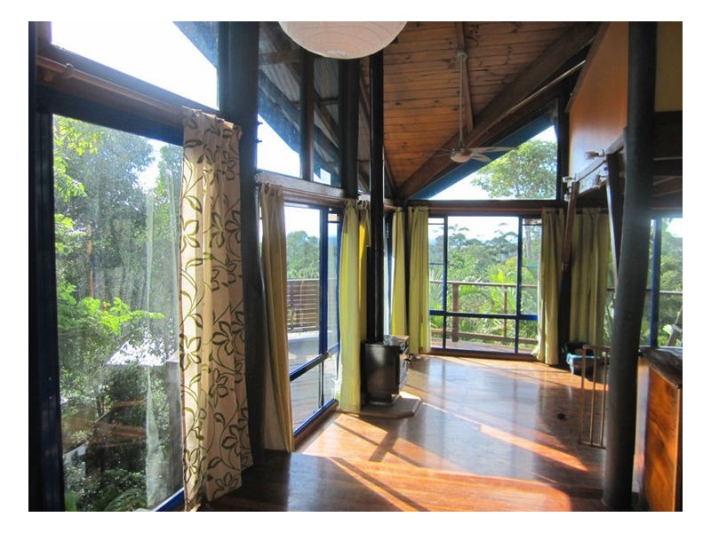 11 Crystal St, Mapleton QLD 4560