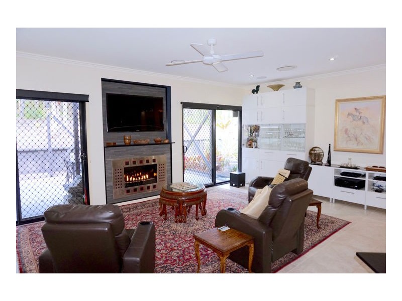 2 Meadowood Rise, Mapleton QLD 4560