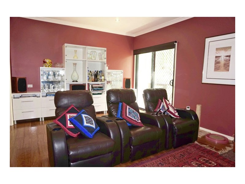 2 Meadowood Rise, Mapleton QLD 4560