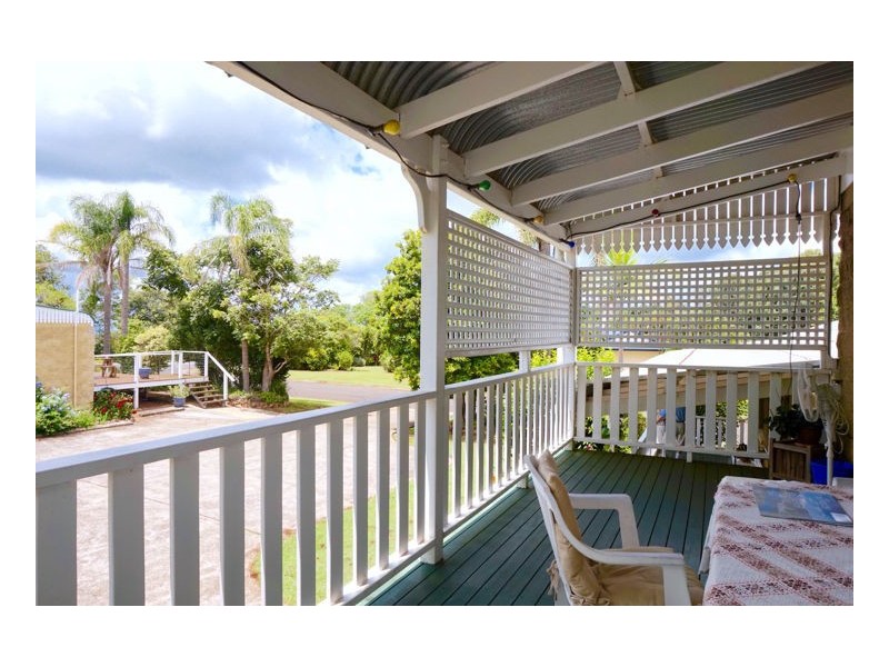 2/1 Wilga Court, Mapleton QLD 4560