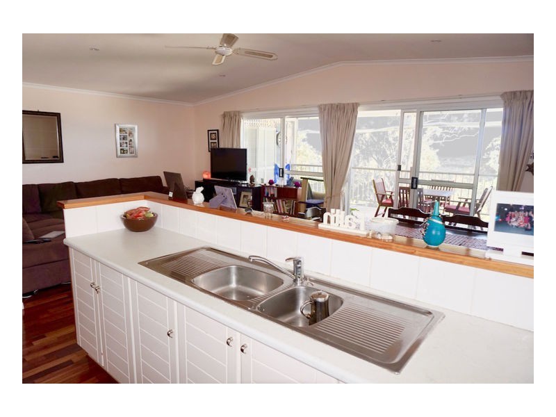 12 Lantana Lane, Mapleton QLD 4560