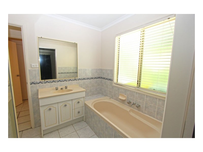 6 Wattle Street, Maleny QLD 4552