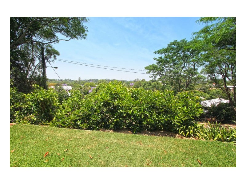 6 Wattle Street, Maleny QLD 4552