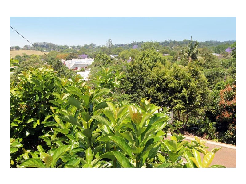 6 Wattle Street, Maleny QLD 4552