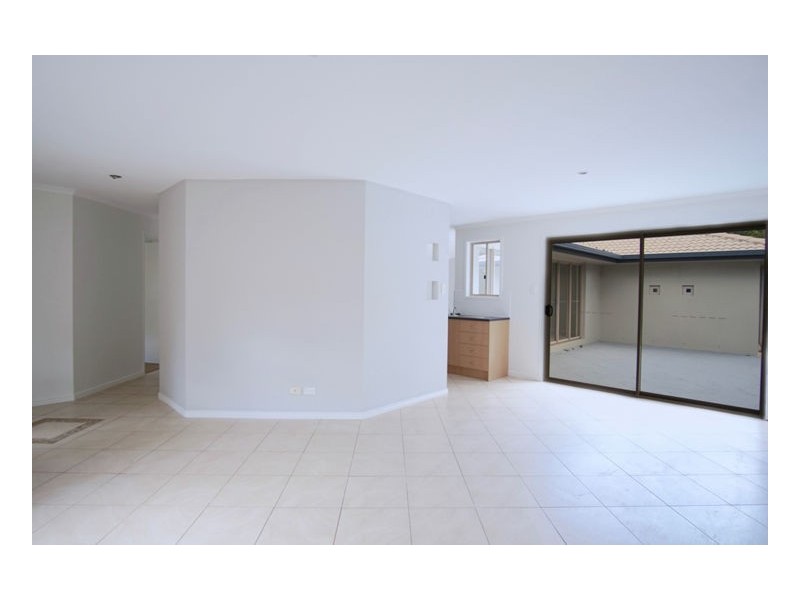 8 Rainbow Park Drive, Mapleton QLD 4560