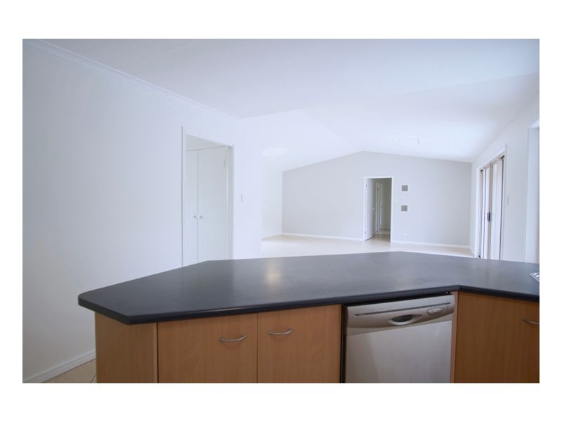 8 Rainbow Park Drive, Mapleton QLD 4560