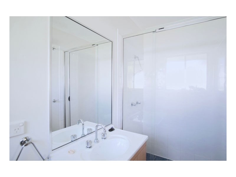 8 Rainbow Park Drive, Mapleton QLD 4560