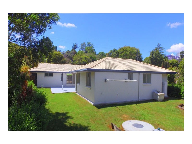 8 Rainbow Park Drive, Mapleton QLD 4560