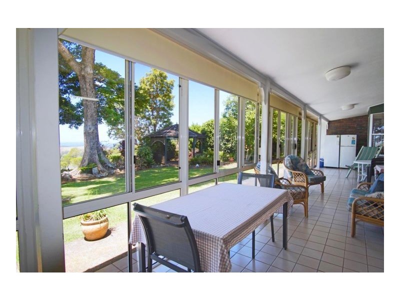 9 Mary Cairncross Avenue, Maleny QLD 4552