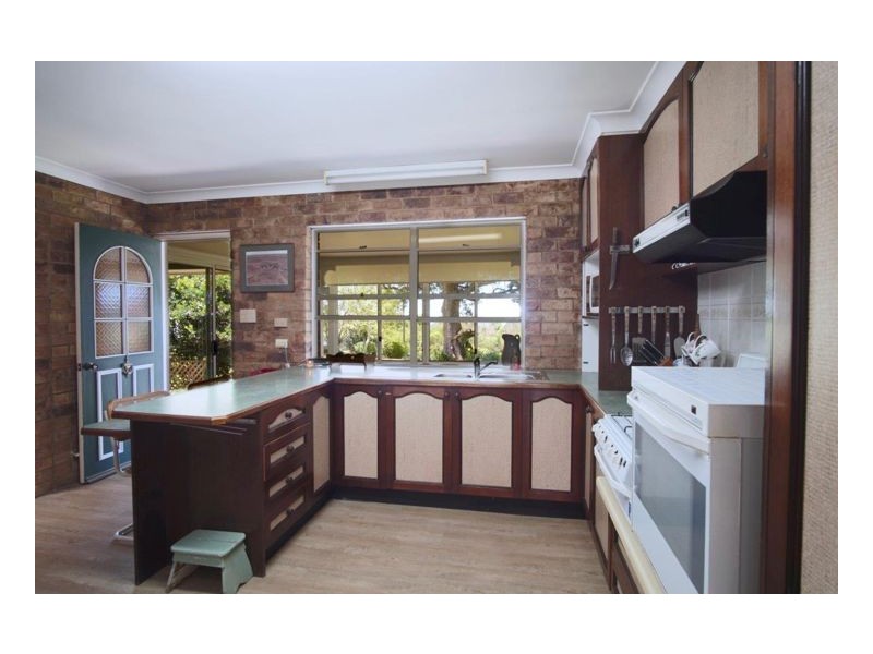 9 Mary Cairncross Avenue, Maleny QLD 4552