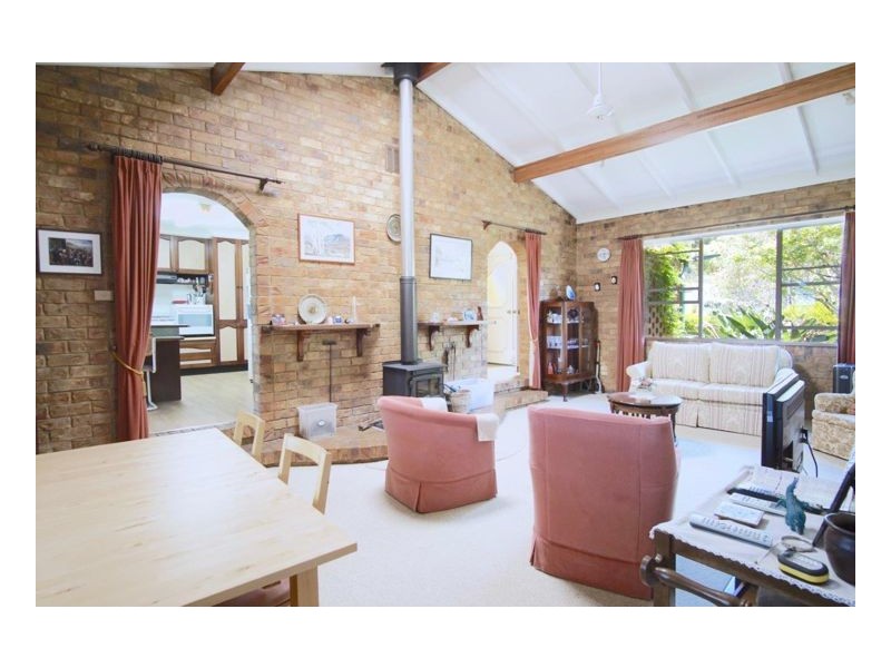 9 Mary Cairncross Avenue, Maleny QLD 4552