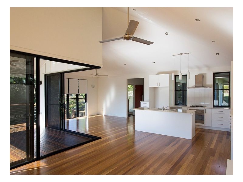 41 Centenary Drive, Maleny QLD 4552