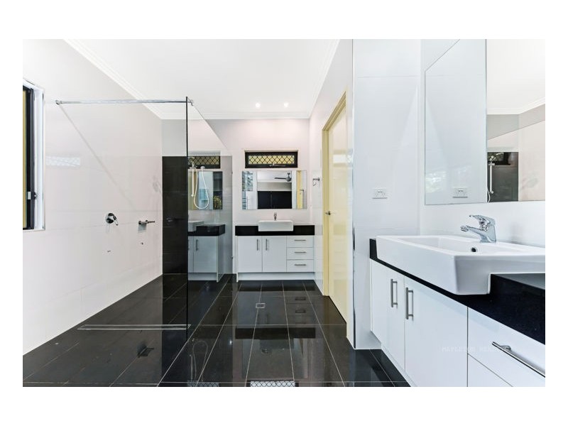 2 Meadowood Rise, Mapleton QLD 4560