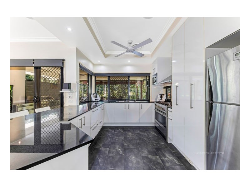 2 Meadowood Rise, Mapleton QLD 4560