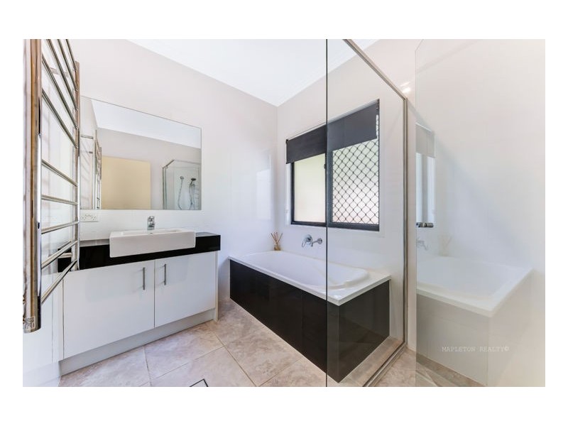 2 Meadowood Rise, Mapleton QLD 4560