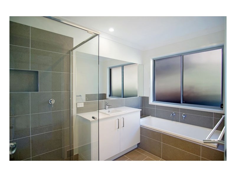 18 Tramline Rise The Grove, Burnside QLD 4560
