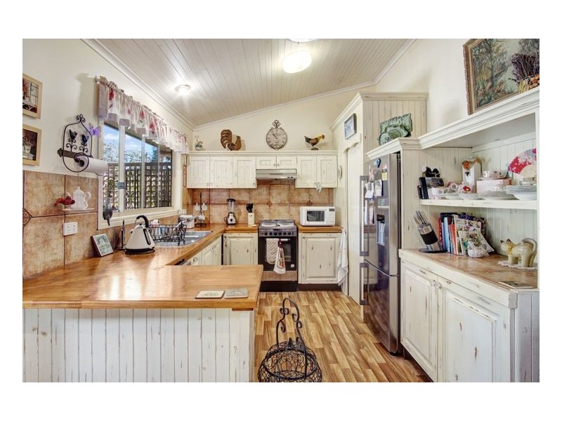 4 Emu Walk, Mapleton QLD 4560